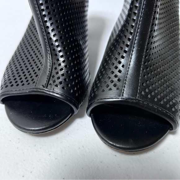 Merona Black Faux Leather Netted Peep Toe Block Heels Size 7.5 - Picture 2 of 11